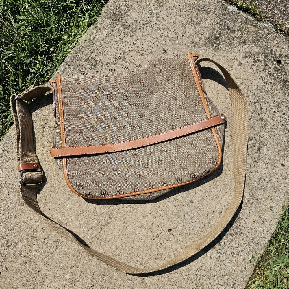 Dooney & Bourke Cabriolet Monogram tan canvas leather flap messenger crossbody - Picture 2 of 15